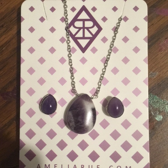 Necklace and earrings - Picture 1 of 2